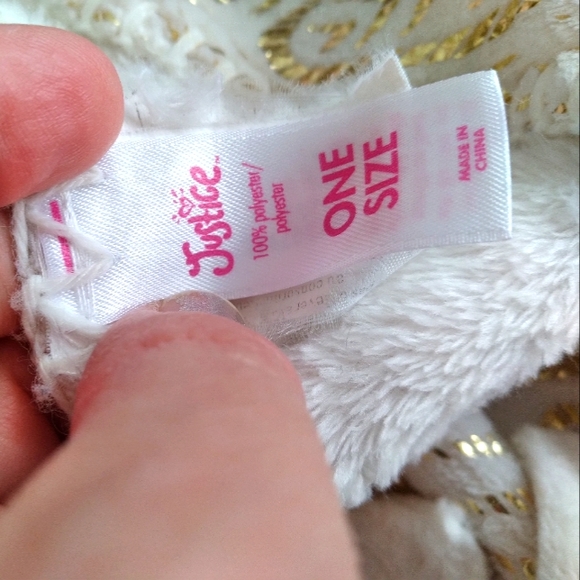 COPY - Justice Unicorn Wrap Blanket with Pockets, horn and tail fringe - Picture 8 of 9